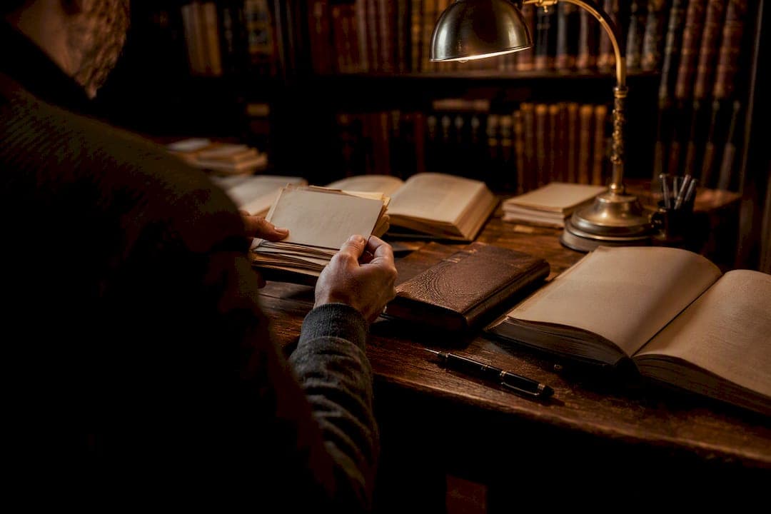 20 examples of literary devices for students and writers